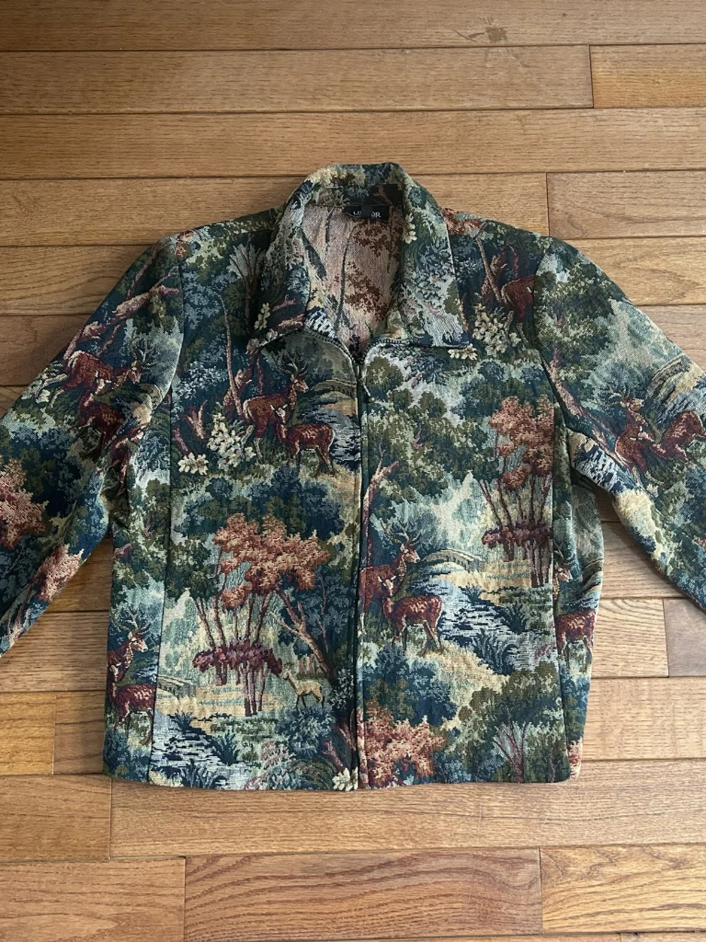 Tapestry deer forest print jacket - Picture 2 of 7